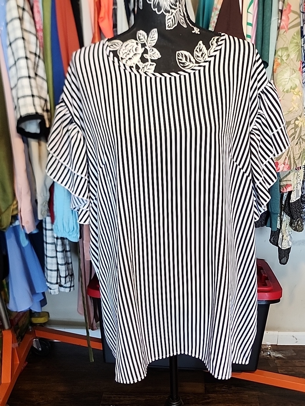 Source Unknown Black and White Striped Ruffle Sleeve Tunic